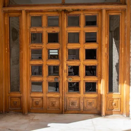 Jorgi's Center House شقة *