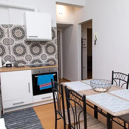 Jorgi's Center House شقة فولوس